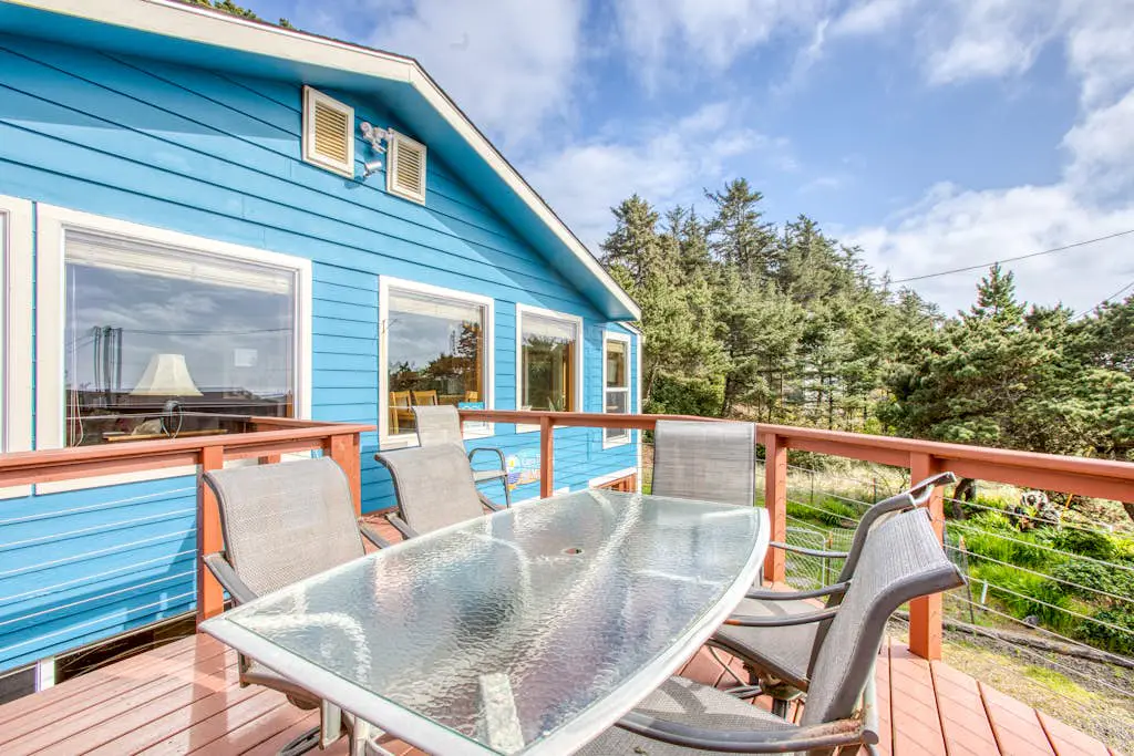 Dog-Friendly Home with Ocean Views, Easy Beach and Bay Access, and Free WiFi