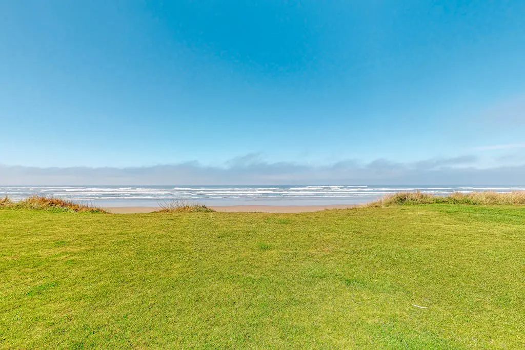 Sparkling Sands Oceanfront w Hot Tub