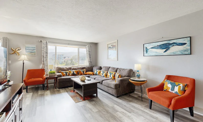 Dog-friendly condo by the beach & close to downtown w/ river views