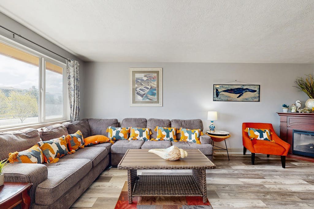 Dog-friendly condo by the beach & close to downtown w/ river views