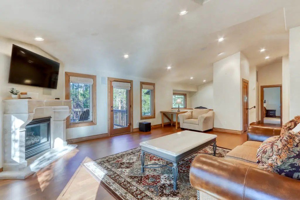 Lovely home with pool, hot tub, sauna, balcony, & washer/dryer