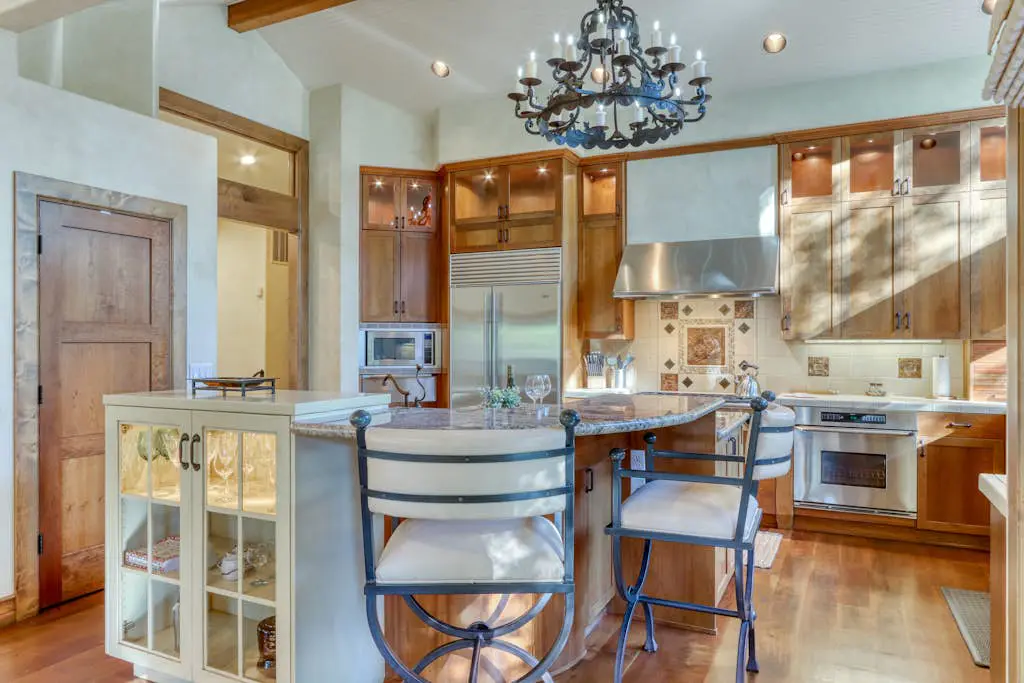 Lovely home with pool, hot tub, sauna, balcony, & washer/dryer