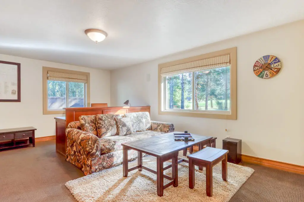 Lovely home with pool, hot tub, sauna, balcony, & washer/dryer