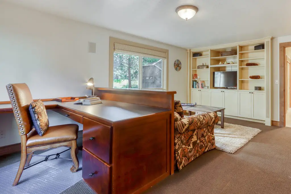 Lovely home with pool, hot tub, sauna, balcony, & washer/dryer