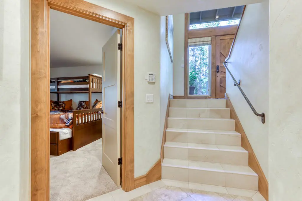 Lovely home with pool, hot tub, sauna, balcony, & washer/dryer