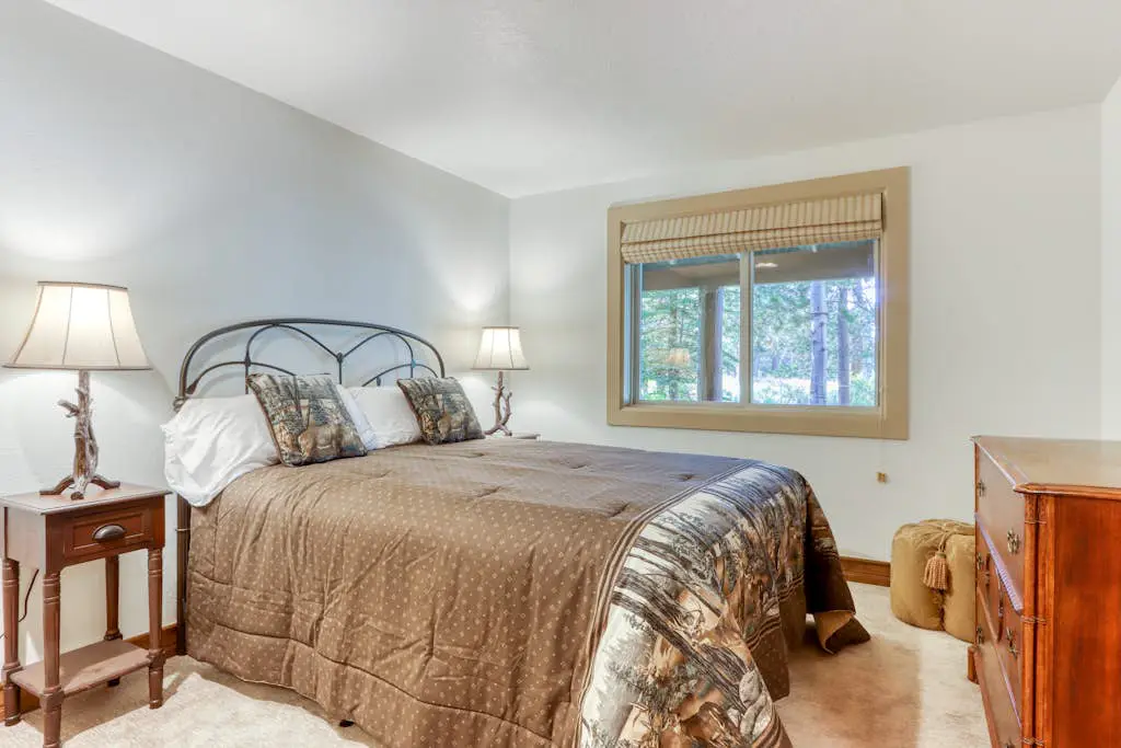 Lovely home with pool, hot tub, sauna, balcony, & washer/dryer