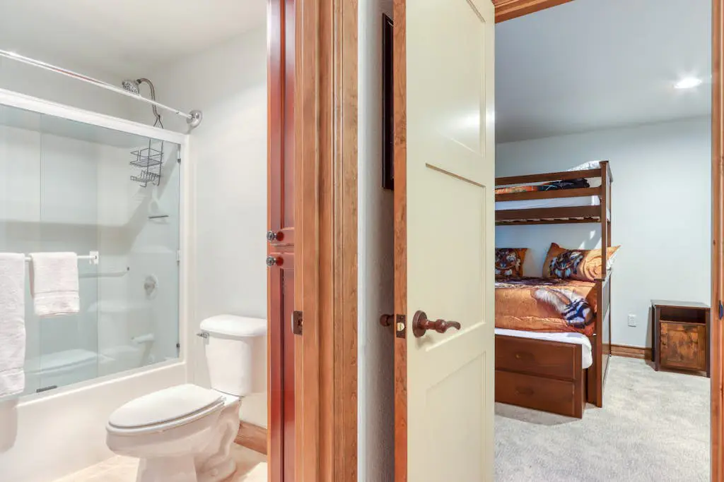 Lovely home with pool, hot tub, sauna, balcony, & washer/dryer