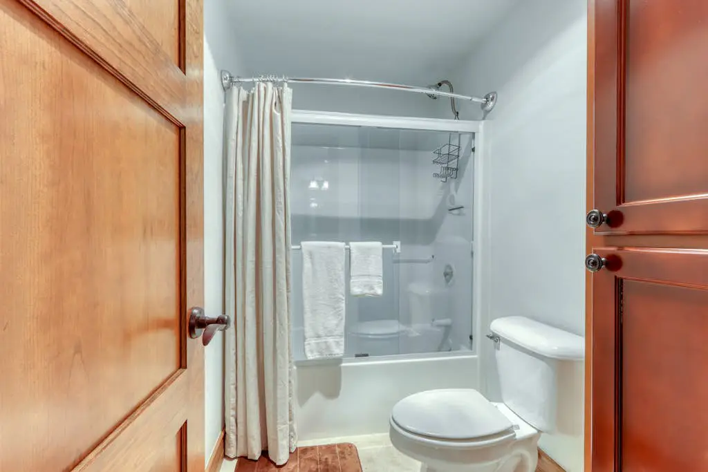 Lovely home with pool, hot tub, sauna, balcony, & washer/dryer