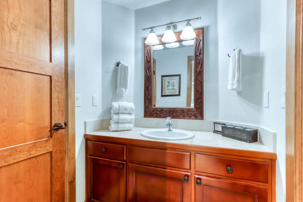 Lovely home with pool, hot tub, sauna, balcony, & washer/dryer