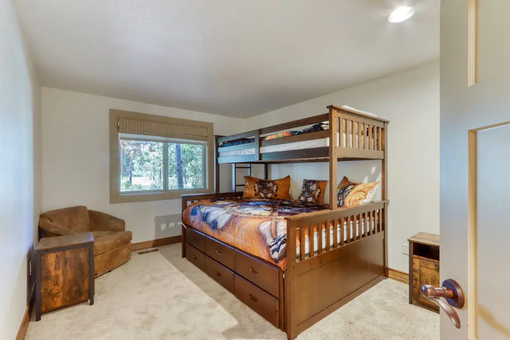 Lovely home with pool, hot tub, sauna, balcony, & washer/dryer