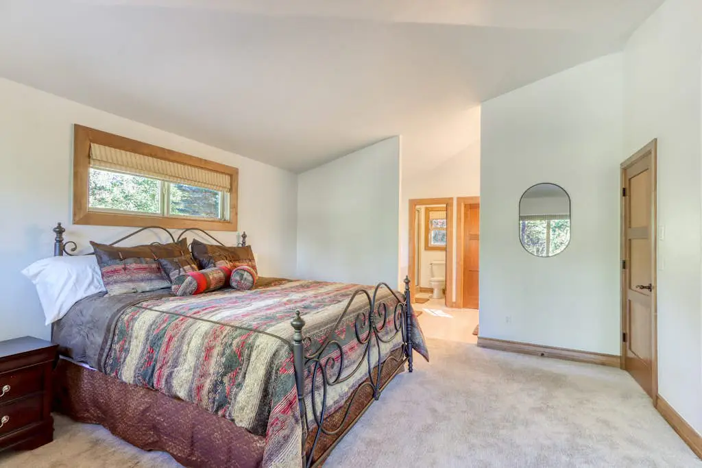 Lovely home with pool, hot tub, sauna, balcony, & washer/dryer