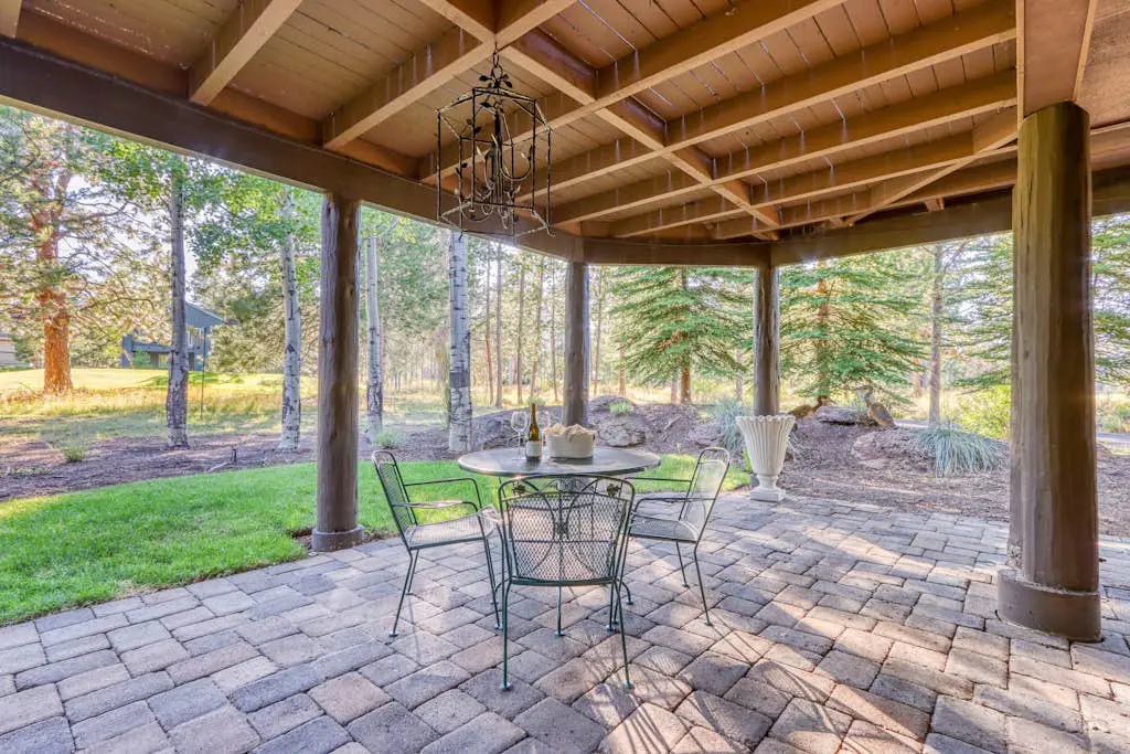 Lovely home with pool, hot tub, sauna, balcony, & washer/dryer