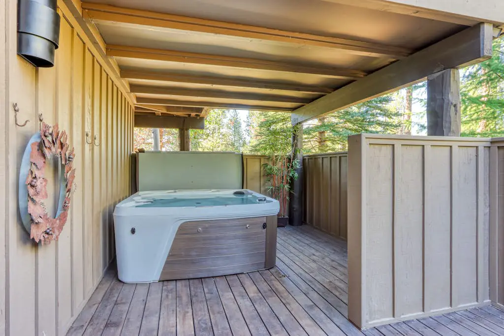 Lovely home with pool, hot tub, sauna, balcony, & washer/dryer
