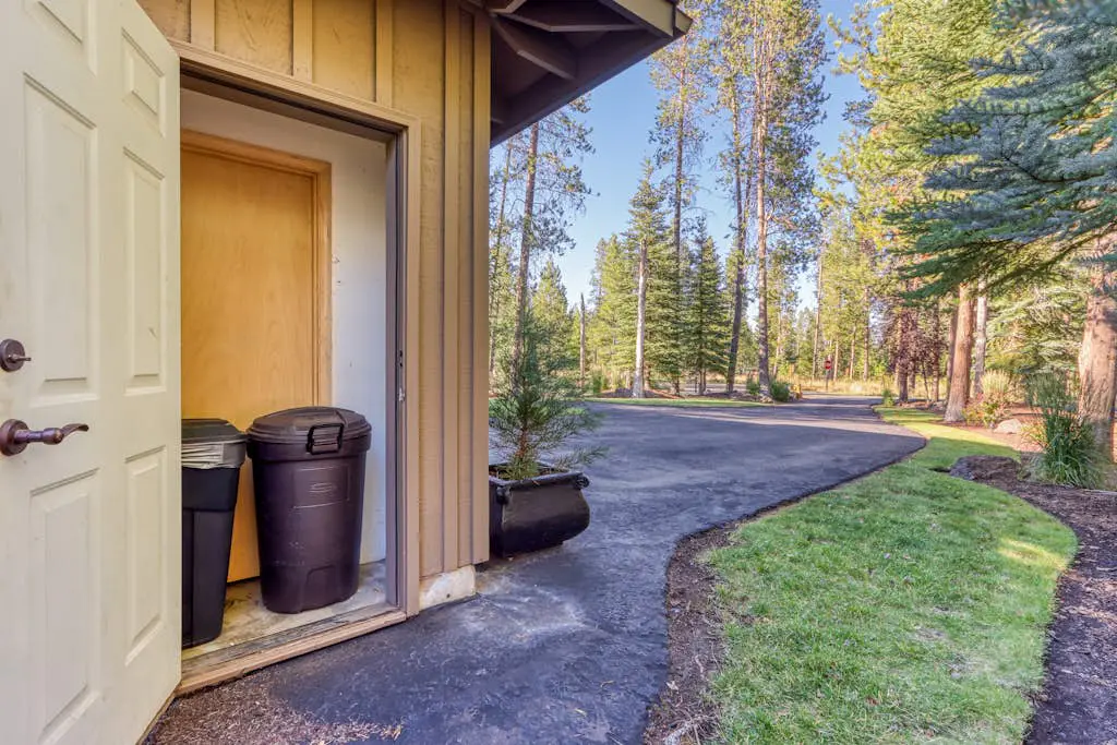 Lovely home with pool, hot tub, sauna, balcony, & washer/dryer