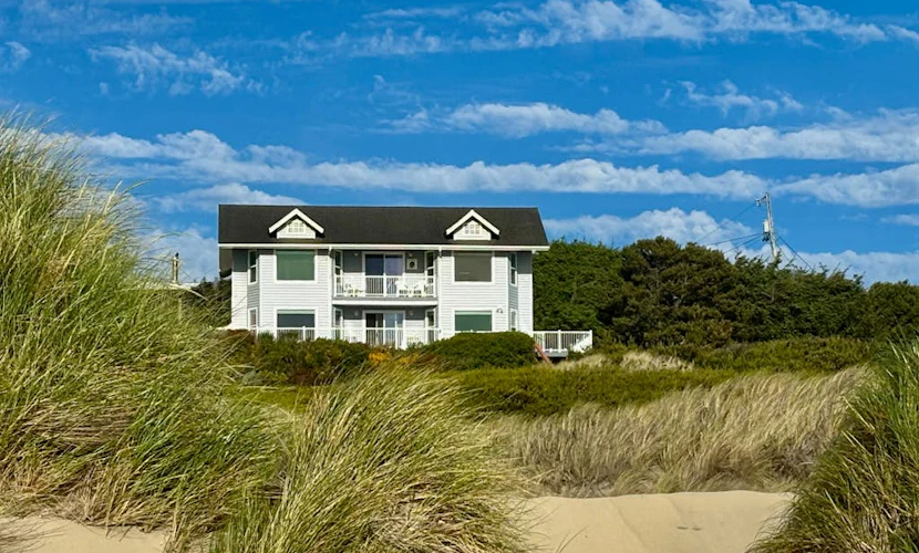 Charming Oceanfront Home with WiFi - Secluded, Yet Close to Town
