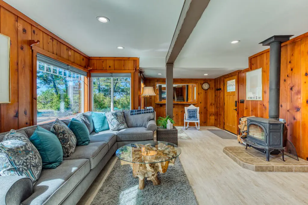 Dog-friendly house near the beach with ocean view and private gas grill