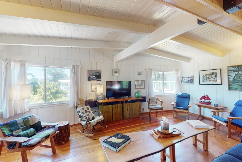 Florence oceanfront escape, where cozy meets coastal charm