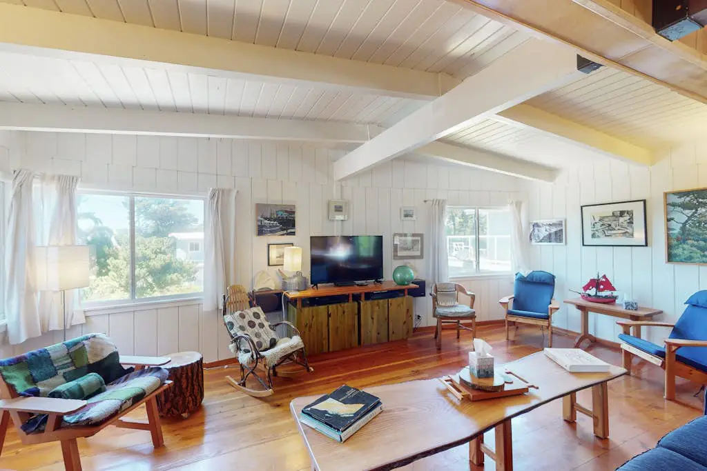 Florence oceanfront escape, where cozy meets coastal charm