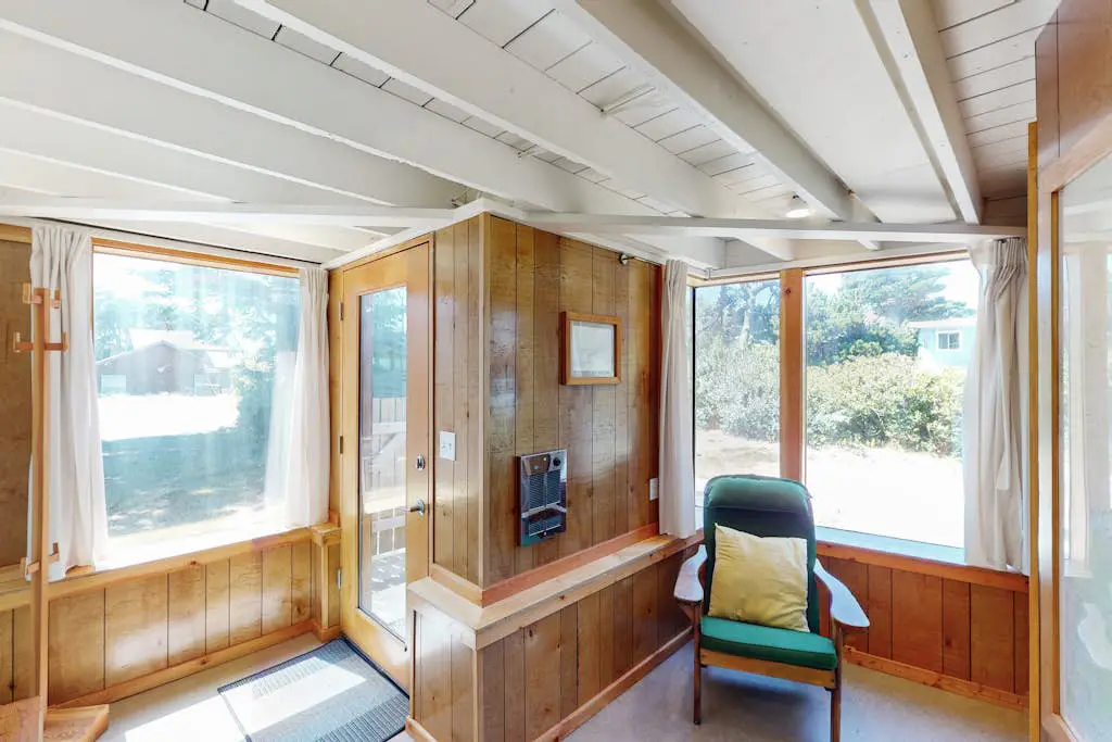 Florence oceanfront escape, where cozy meets coastal charm