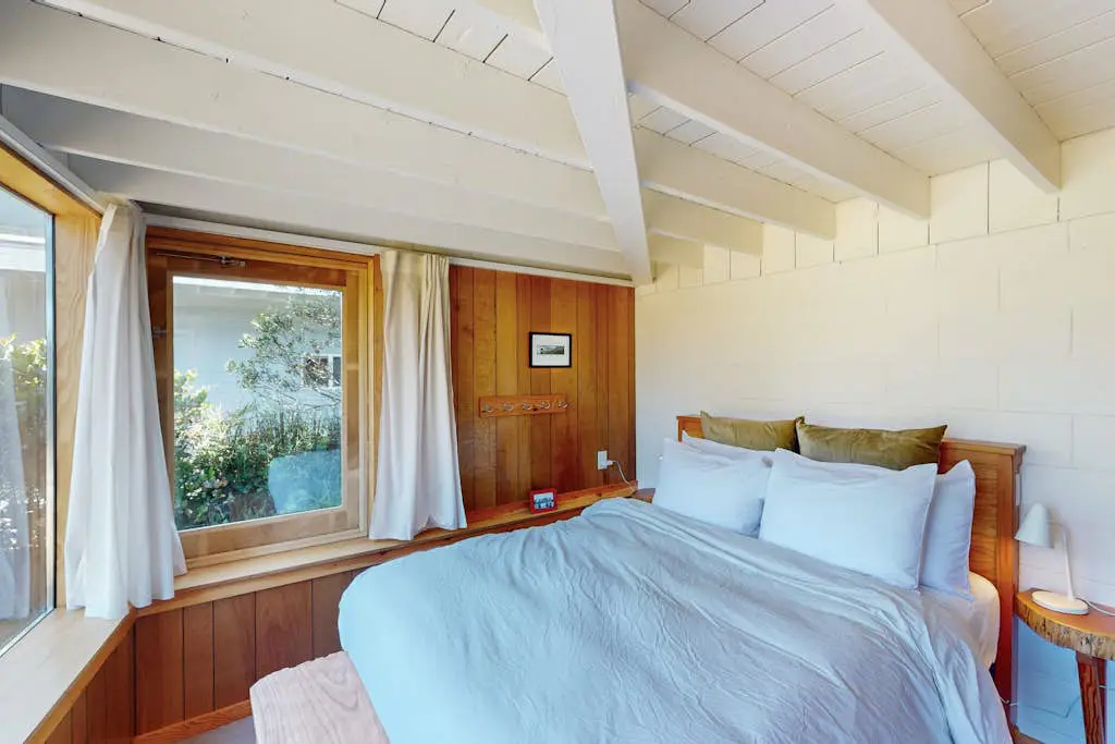 Florence oceanfront escape, where cozy meets coastal charm