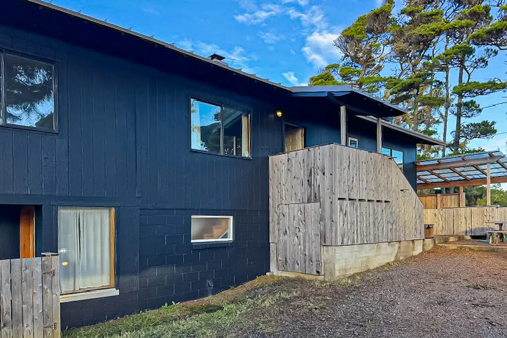 Florence oceanfront escape, where cozy meets coastal charm
