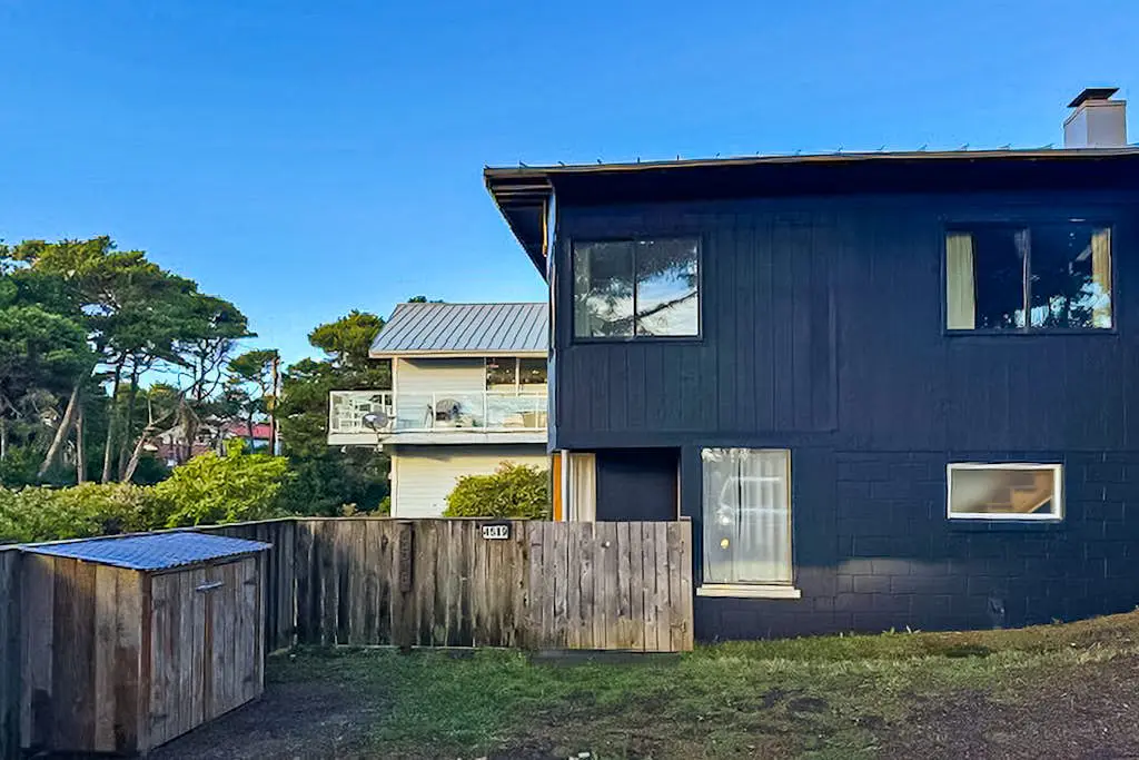 Florence oceanfront escape, where cozy meets coastal charm