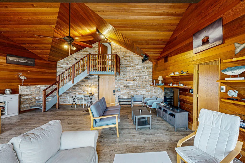 Bayfront Home with Water Views, Free WiFi, and Firepit - Near Town & Beaches