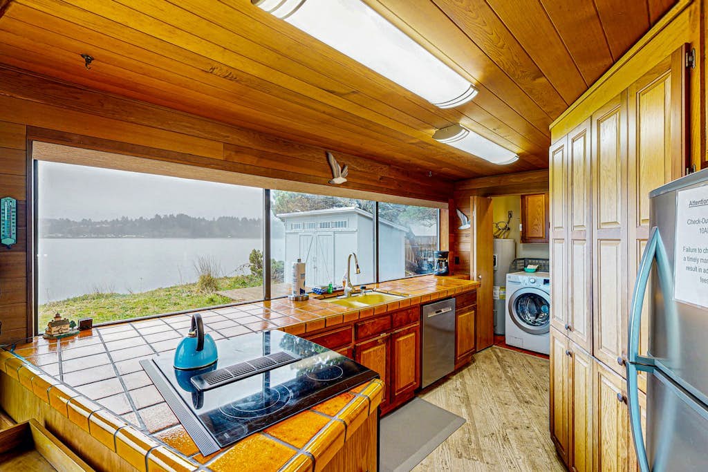 Bayside-A Waterside Escape