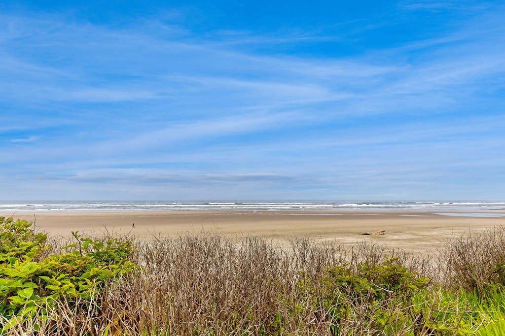 Waterfront, dog-friendly getaway w/ a fireplace & incredible ocean views