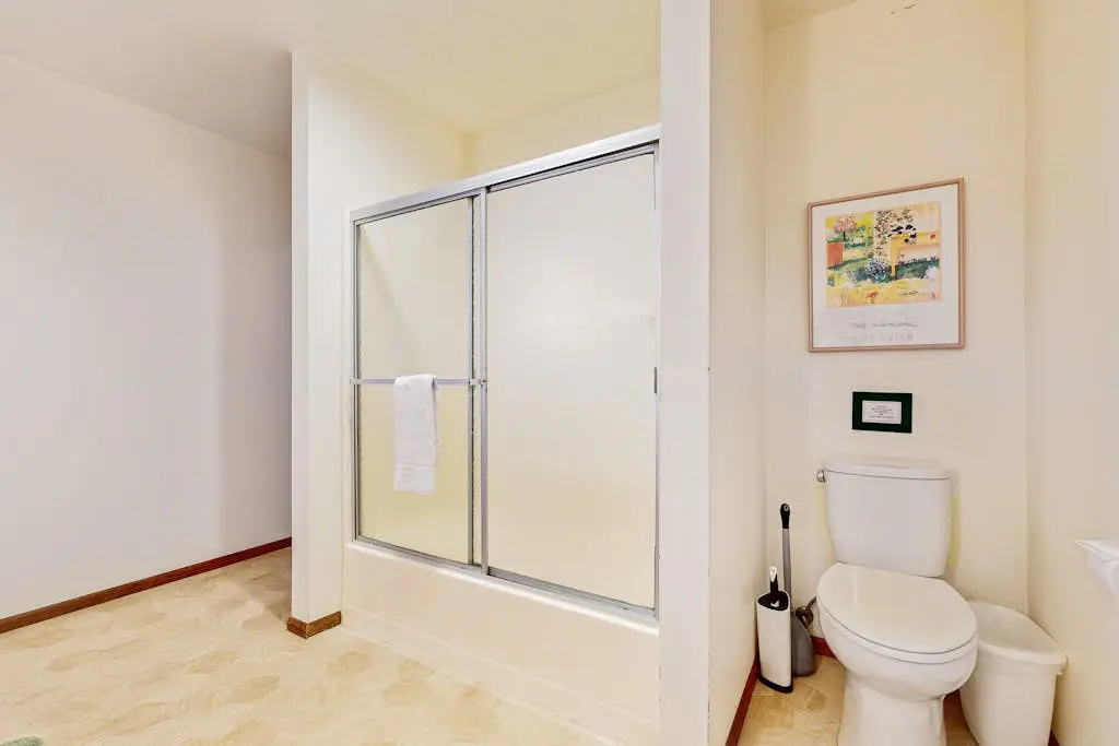Waterfront, dog-friendly getaway with a fireplace & incredible ocean views