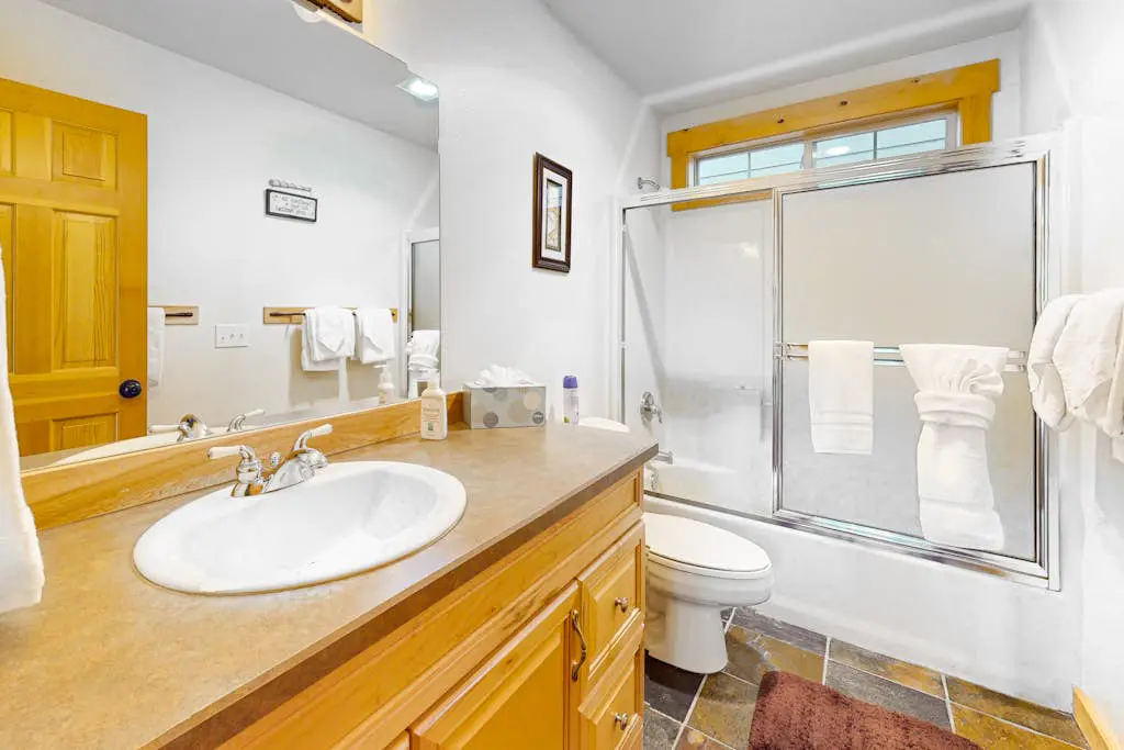 Inviting chalet with private hot tub, grill, 3 pools, hot tub, gym, & tennis