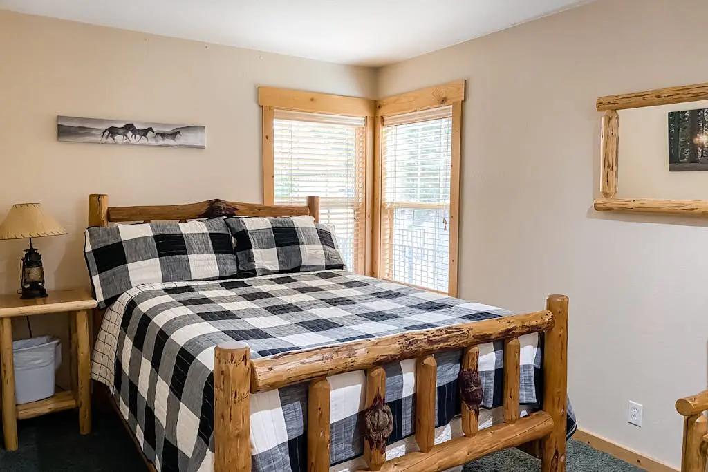 Inviting chalet with private hot tub, grill, 3 pools, hot tub, gym, & tennis