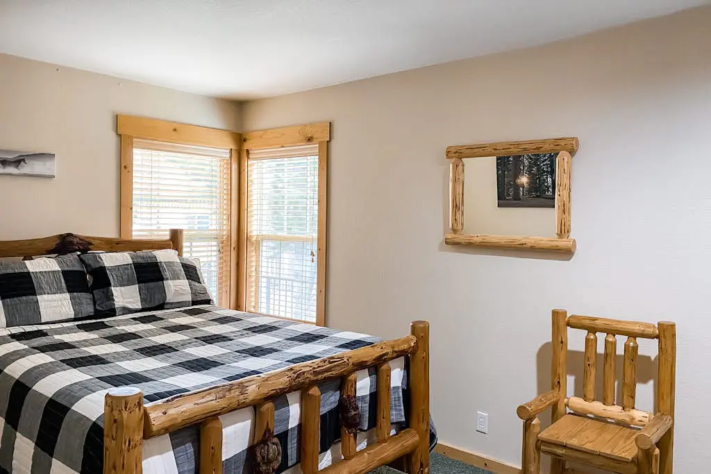 Inviting chalet with private hot tub, grill, 3 pools, hot tub, gym, & tennis
