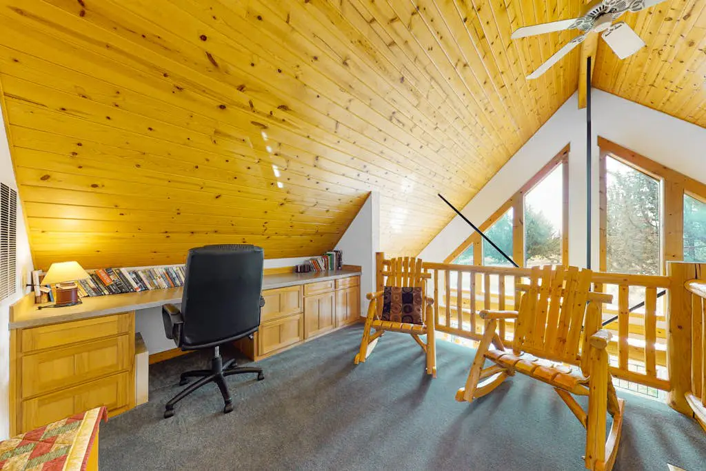 Inviting chalet with private hot tub, grill, 3 pools, hot tub, gym, & tennis
