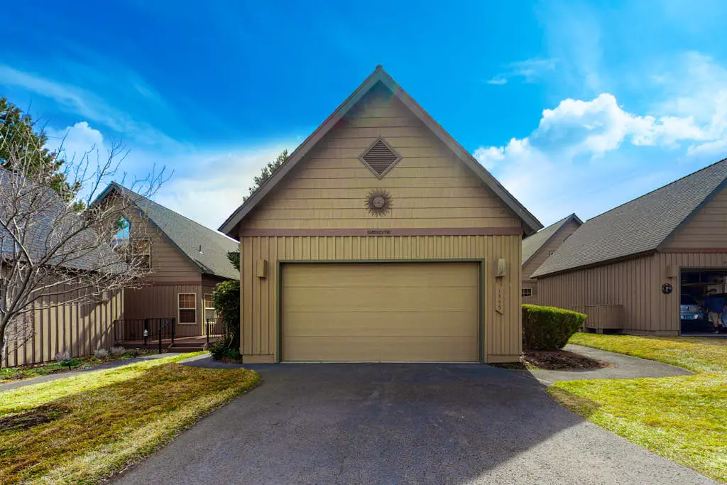 Inviting chalet with private hot tub, grill, 3 pools, hot tub, gym, & tennis