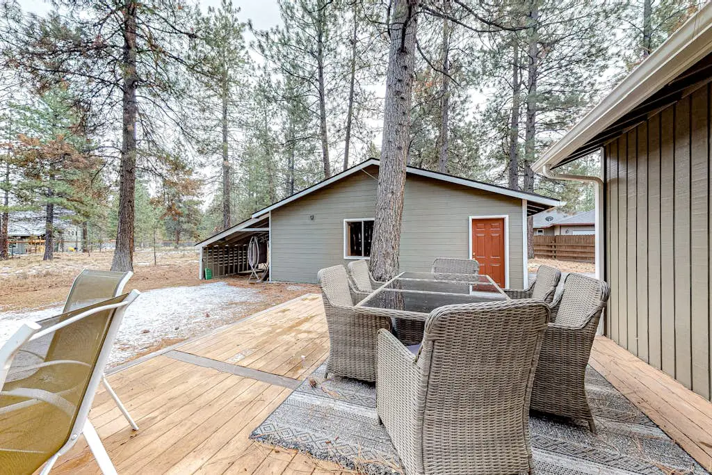 Family-Friendly Home with Fireplaces, Firepit, Gas Grill, Free WiFi, Central AC