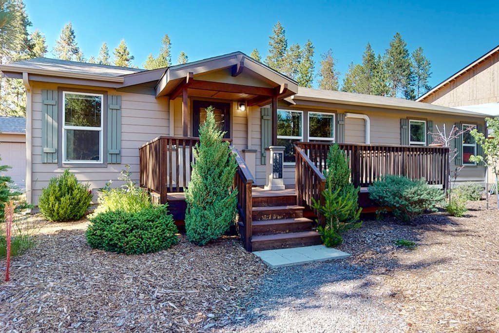 Paws & Pines Sunriver Escape