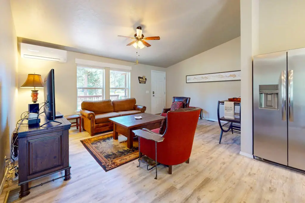Paws & Pines Sunriver Escape