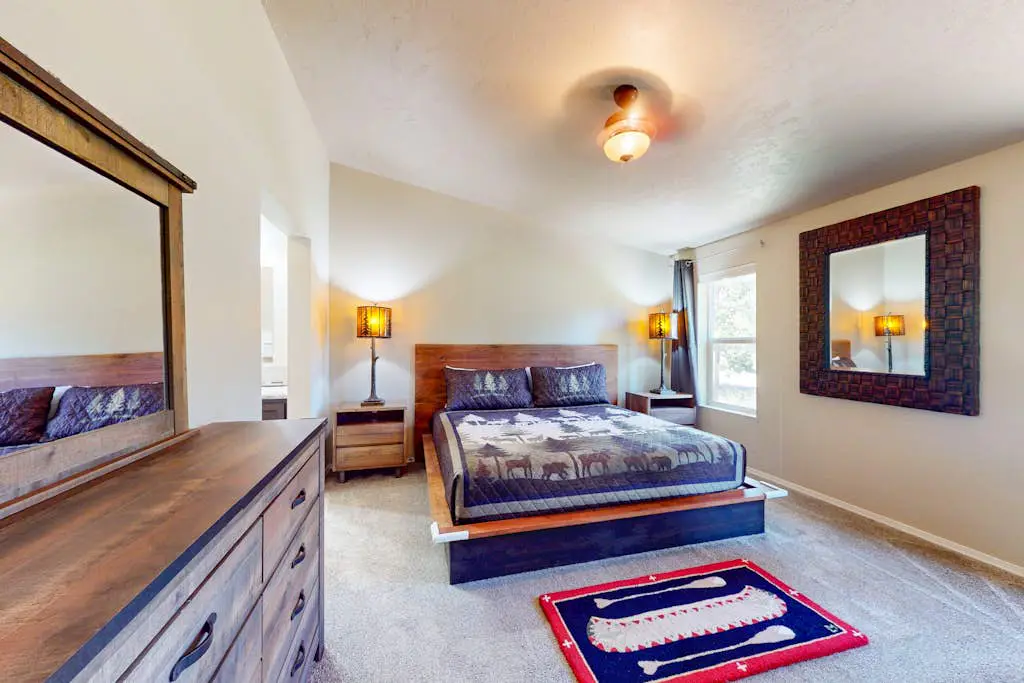 Paws & Pines Sunriver Escape