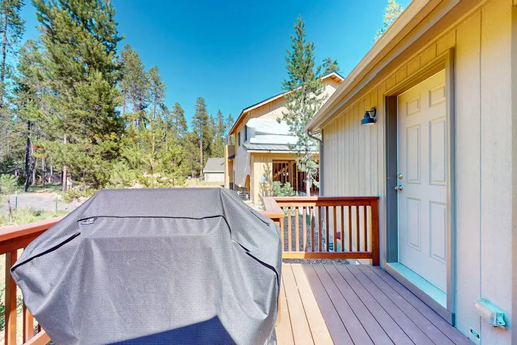 Paws & Pines Sunriver Escape