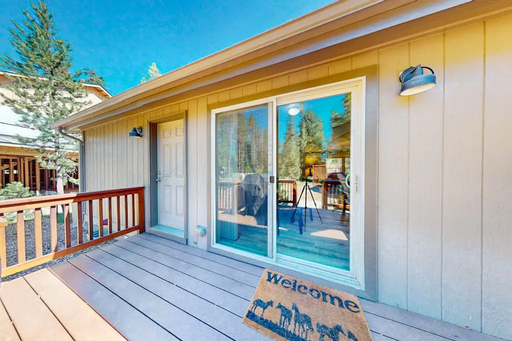 Paws & Pines Sunriver Escape