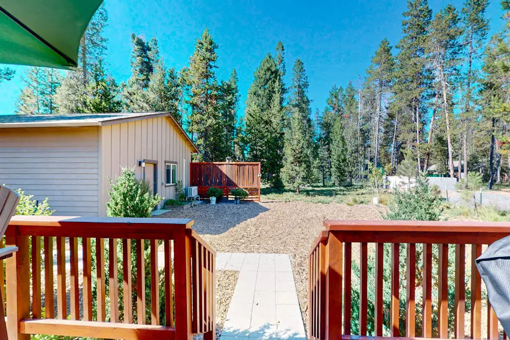 Paws & Pines Sunriver Escape