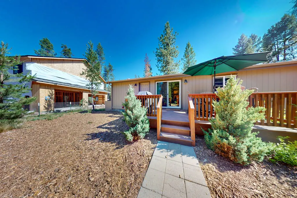 Paws & Pines Sunriver Escape