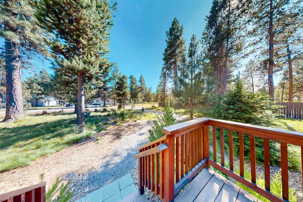 Paws & Pines Sunriver Escape