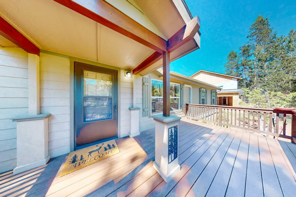 Paws & Pines Sunriver Escape