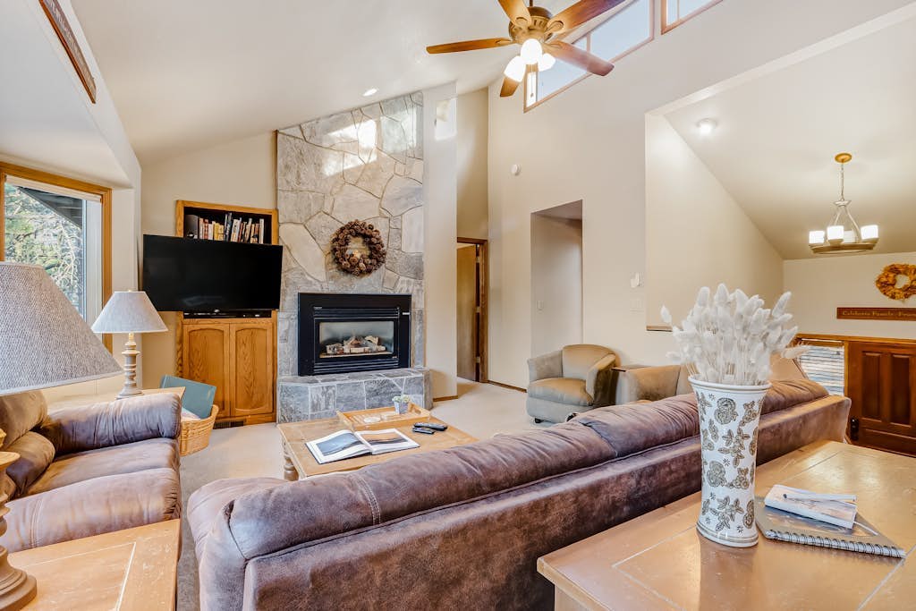 Sequoia Lane 11