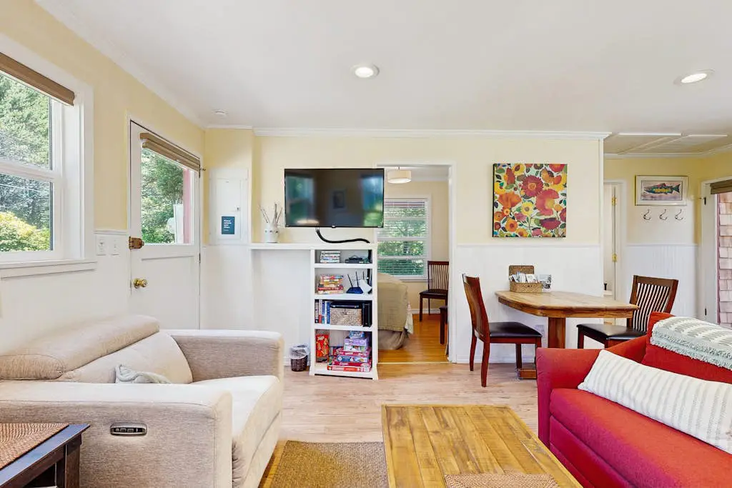 Woodland Cottage by the Sea