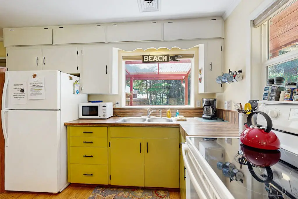 Woodland Cottage by the Sea