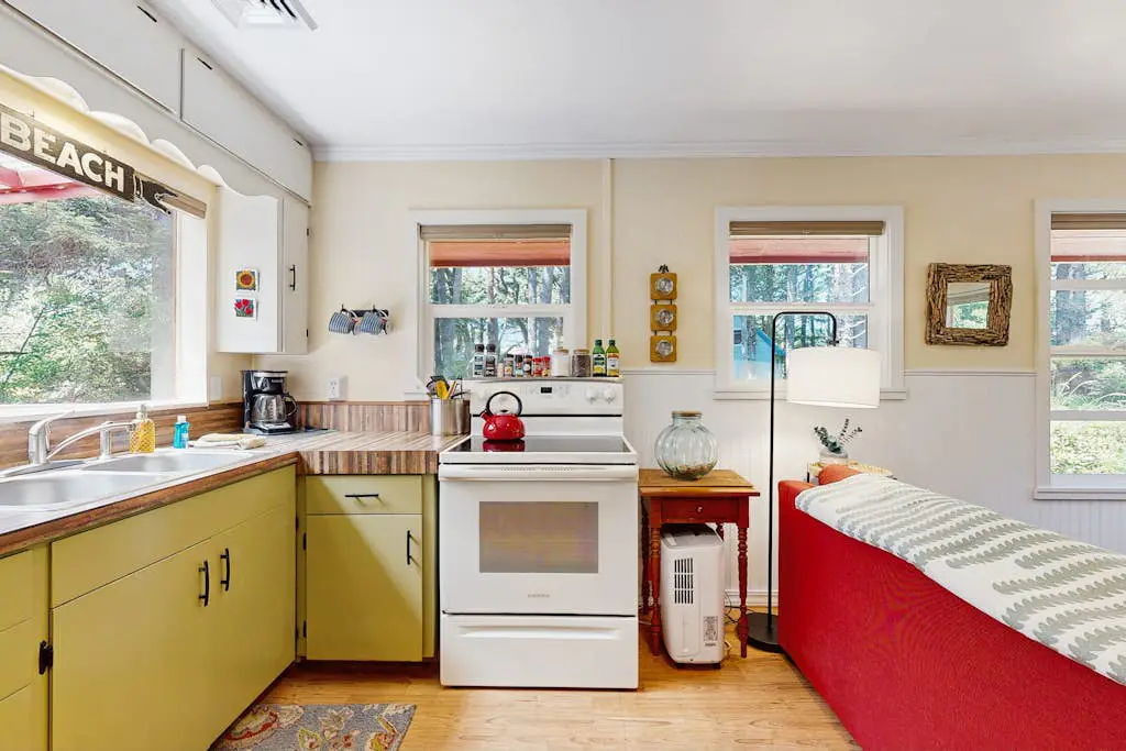 Woodland Cottage by the Sea