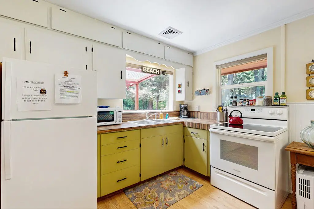 Woodland Cottage by the Sea